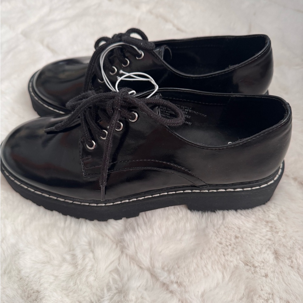 Classic Black Women's Lace-Up Shoes